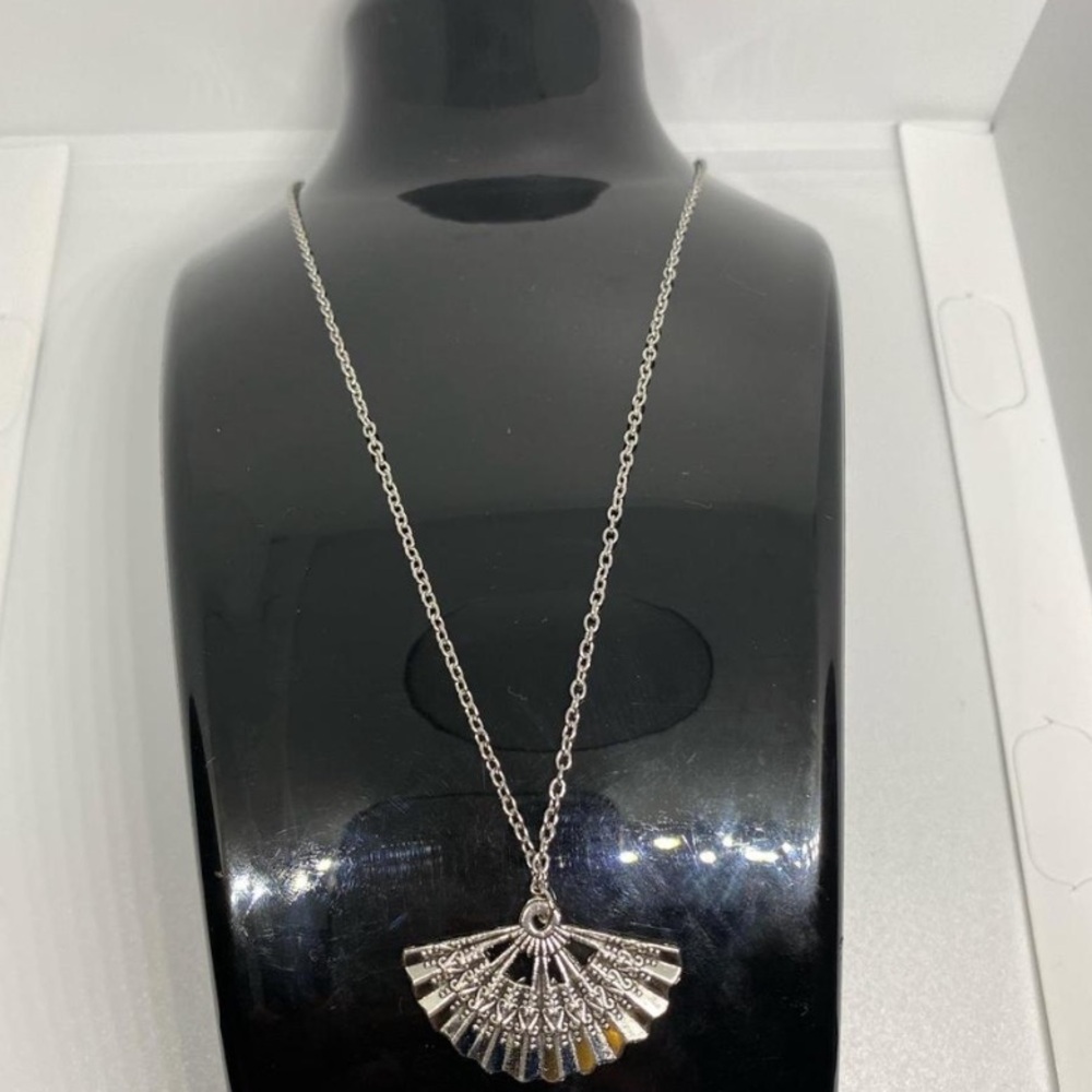 silver fan necklace